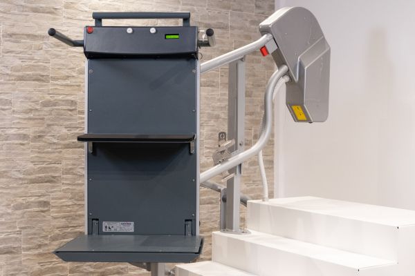 Стълбищната платформа EXTREMA Slim X