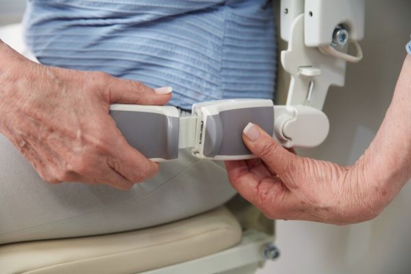 Столче за преодоляване на стълби Handicare 1100